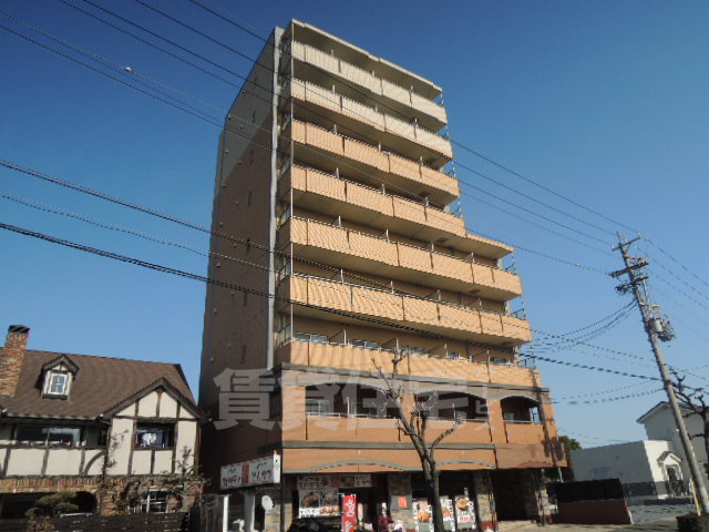 名古屋市港区小賀須のマンションの建物外観