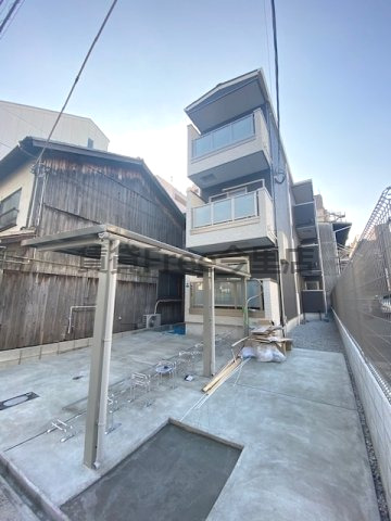 大阪市東成区深江北のアパートの建物外観