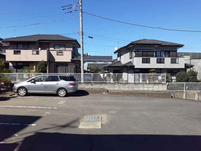 【水戸市堀町のアパートの駐車場】