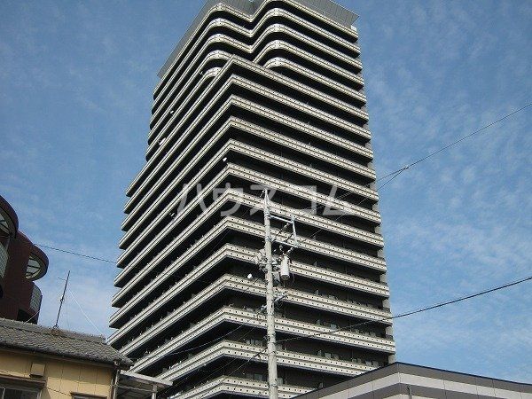 【安城市相生町のマンションの建物外観】