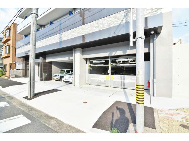 【S-RESIDENCE尾頭橋の駐車場】