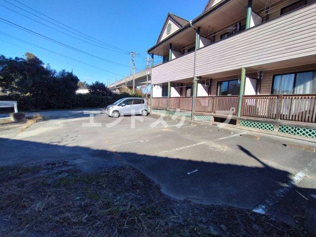 【高崎市下佐野町のアパートの駐車場】