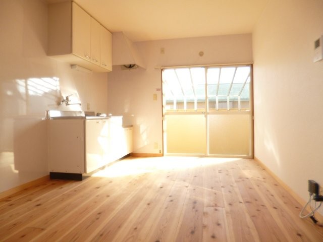 キッチン　ダイニングキッチン