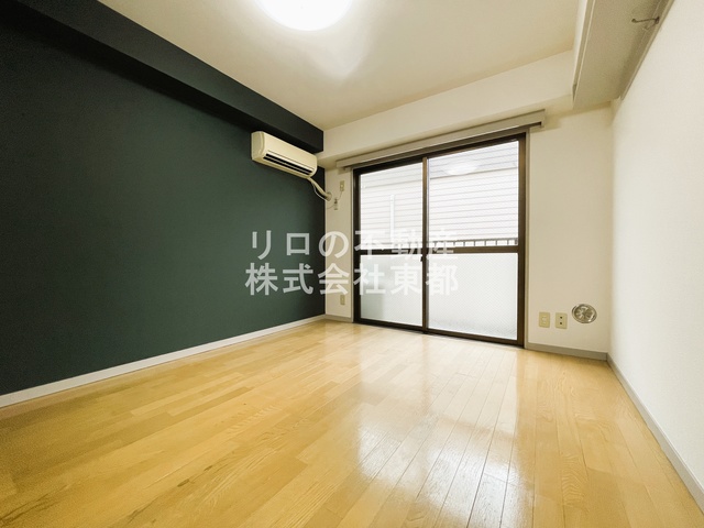 居室・リビング　アクセントクロス仕様で、お部屋をオシャレに演出してくれます♪