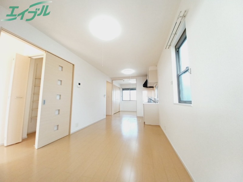 居室・リビング　同型参考写真