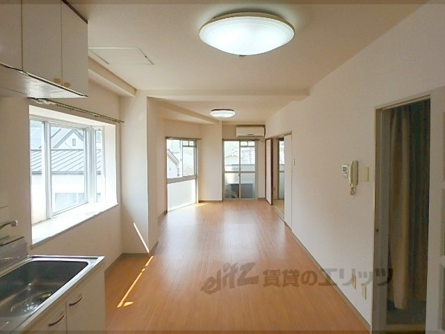 居室・リビング　リビング