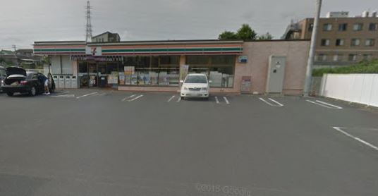 コンビニ　セブンイレブン 小田原上新田店（コンビニ）まで897m