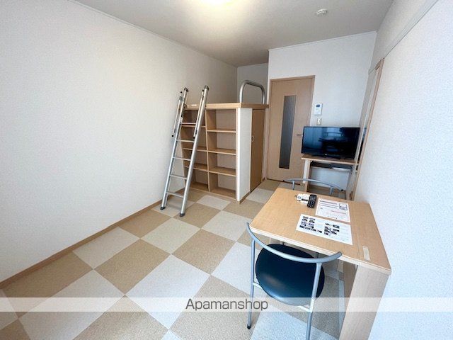 レオパレスブリエ オーブの居間写真
