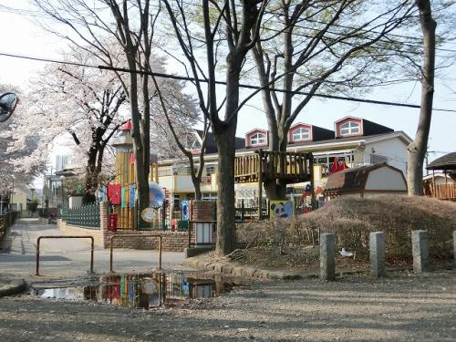 幼稚園・保育園　諏訪保育園（幼稚園・保育園）まで384m