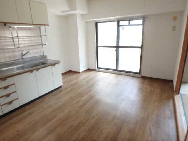 居室・リビング　ゆったり過ごせる居間です