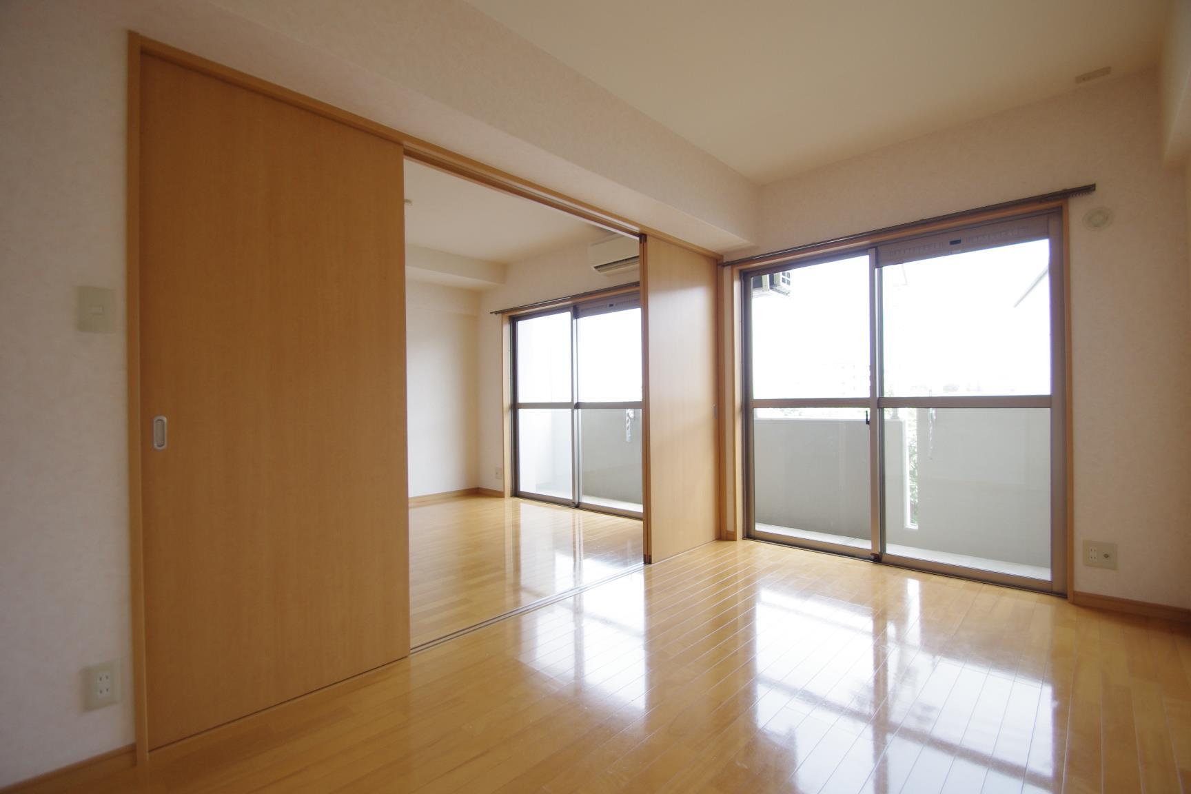 居室・リビング　同タイプ別室の写真です。