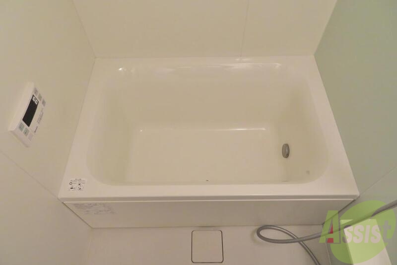 バス・シャワールーム　足を伸ばしてゆっくりお風呂に入れそうです。