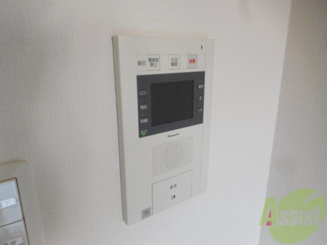 セキュリティ　モニタつきで安心オートロックです。