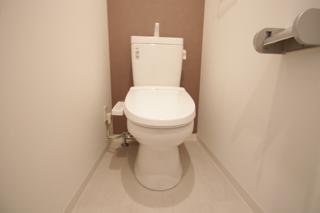 トイレ　※別室の参考写真の為、現況優先です。