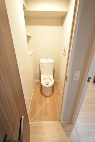 トイレ　２階の参考写真です。現況を優先します。