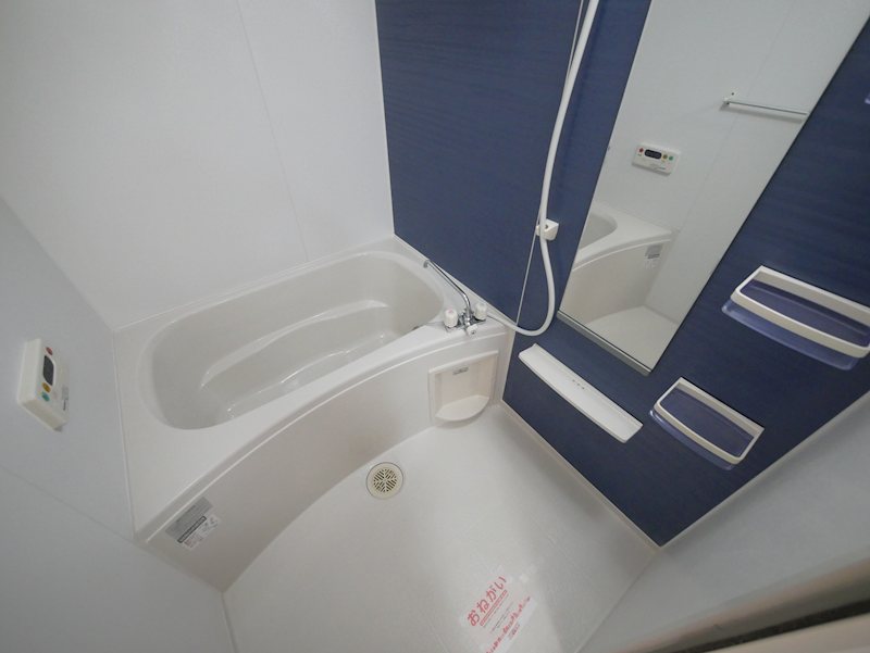 バス・シャワールーム　シャワー