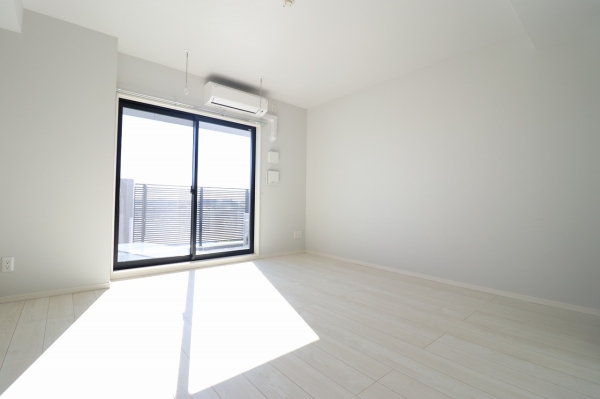 居室・リビング　同建物同タイプ別部屋