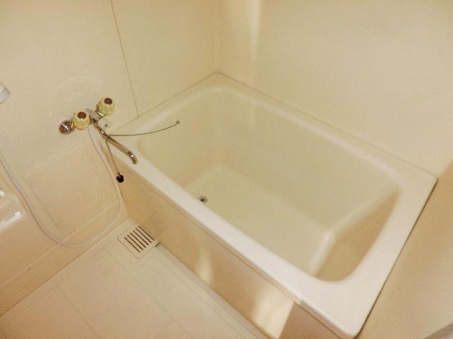 バス・シャワールーム　1日の疲れを洗い流すバスルーム