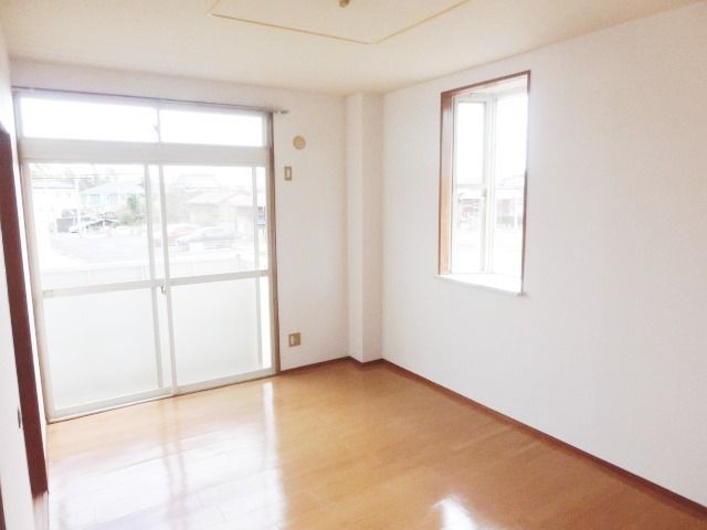 その他部屋・スペース　2面採光で明るいですね