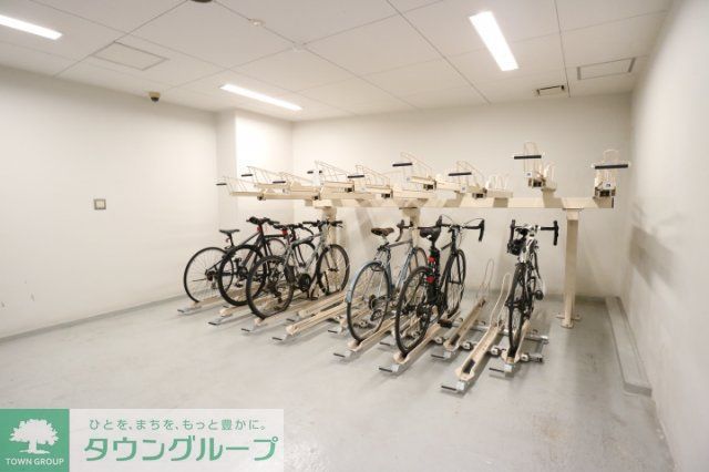 その他設備　屋内駐輪場　※参考写真