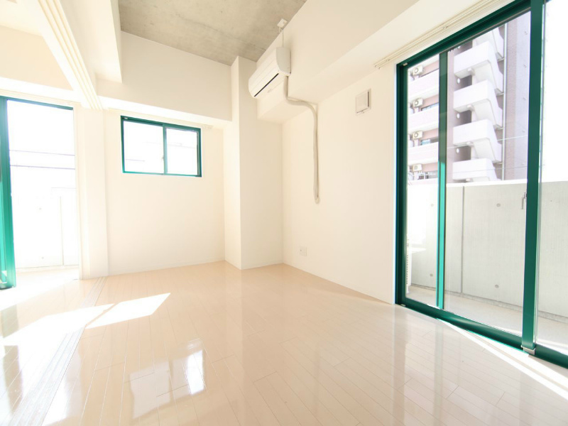 その他　洋室8帖　ウォークインクローゼット付（収納充実してます）