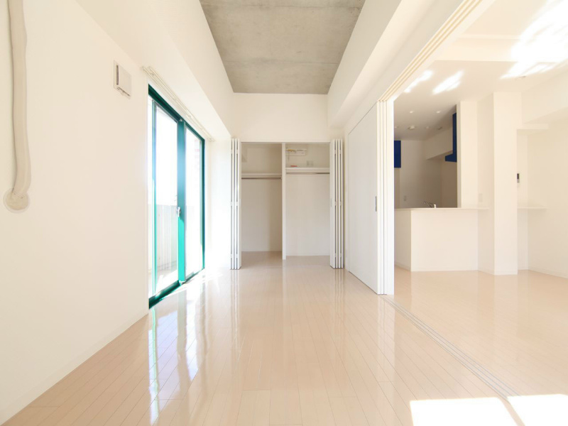 収納　洋室8帖　ウォークンクローゼット付（収納充実してます）