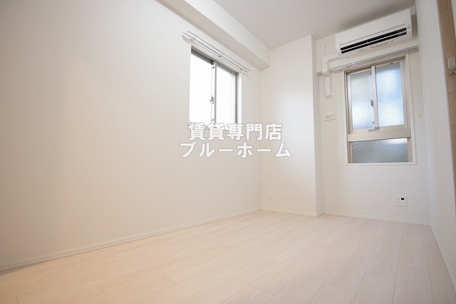 その他部屋・スペース　5.3帖の広い洋室です！エアコン付きです！