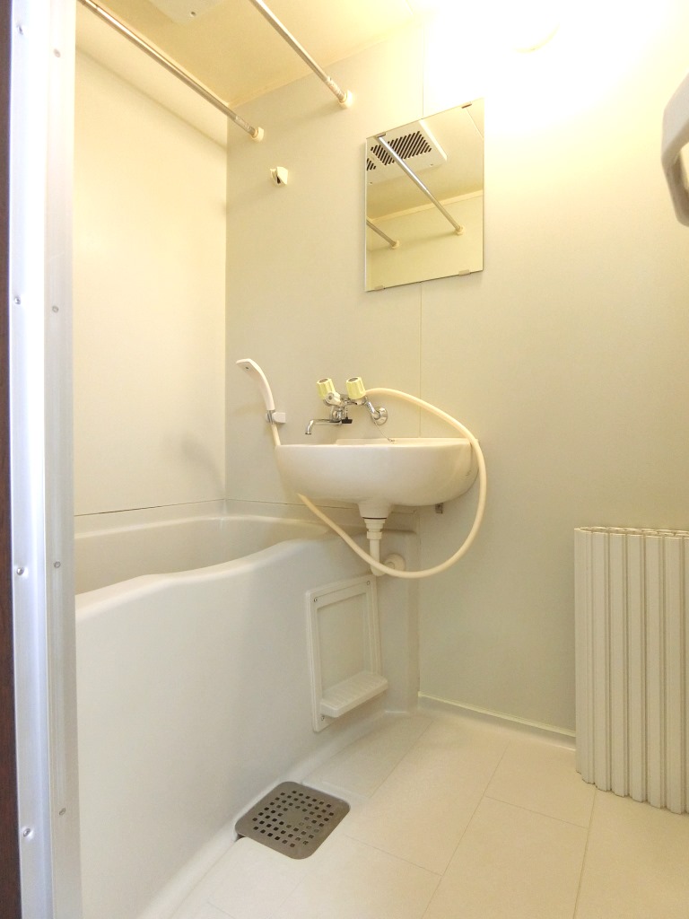 バス・シャワールーム　別室・参考106号室