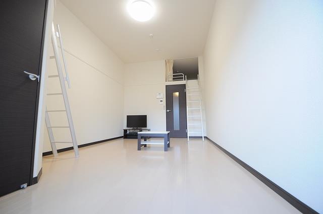 居室・リビング　同シリーズの類似となります。現況を優先致します。