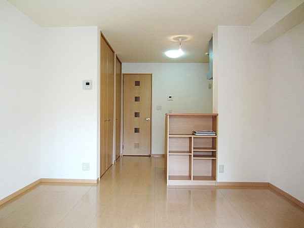 その他部屋・スペース　こちらの居間で趣味の時間をお楽しみください