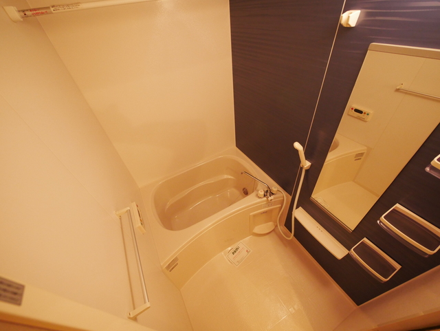 バス・シャワールーム　★追い炊き機能付きのきれいなお風呂★