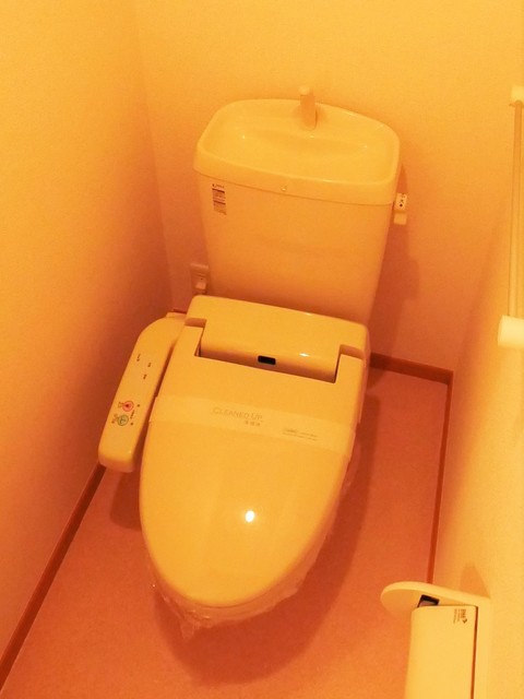 トイレ　★温水洗浄便座機能付きのトイレ★