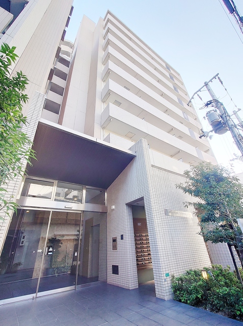 建物外観　ＲＣ造の重量感あるフォルム