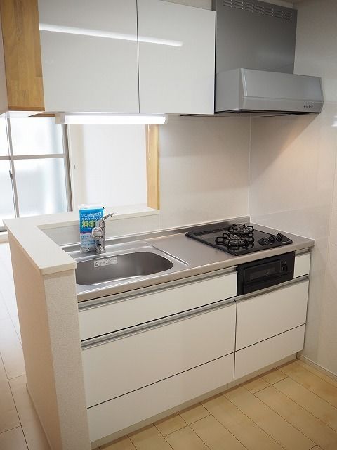 キッチン　日々の疲れを癒すお風呂付です