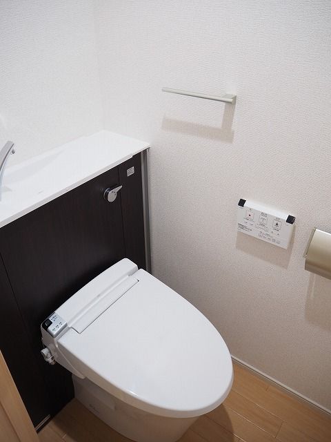 トイレ　清潔感のあるトイレです