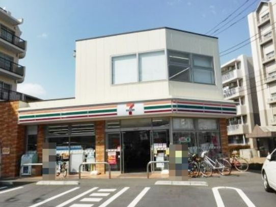 コンビニ　セブンイレブン世田谷宮坂3丁目店（コンビニ）まで360m