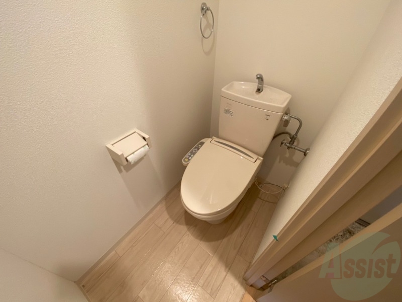 トイレ　トイレです。ウォシュレット付を探している方、おすすめです。