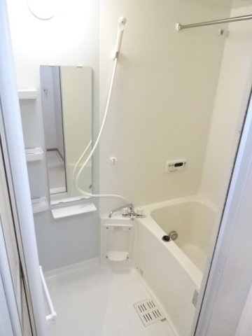 バス・シャワールーム　落ち着いた空間のお風呂です