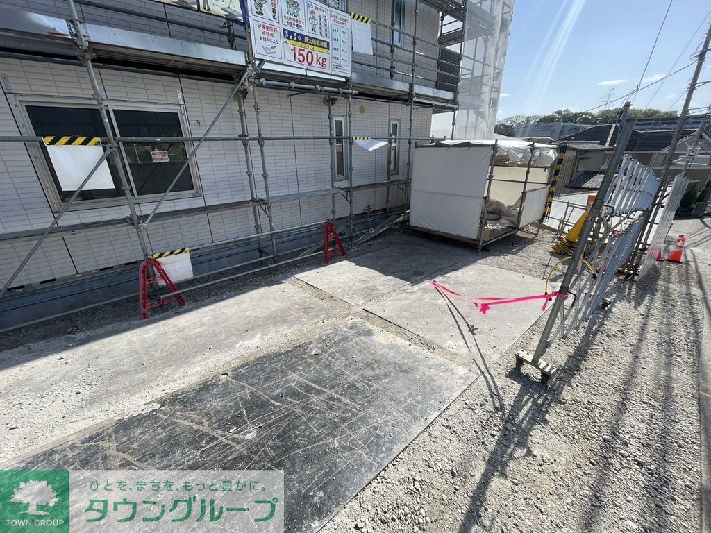 エントランス　駐車場