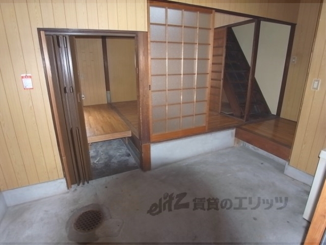 玄関　とても広い玄関です。