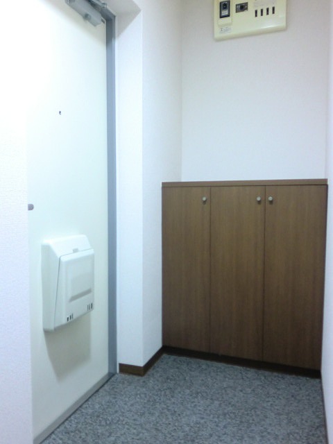 玄関　前回募集時の写真です