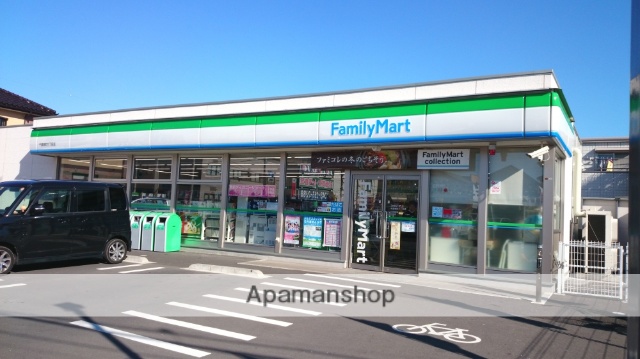 コンビニ　ファミリーマート（コンビニ）まで143m