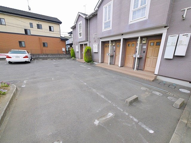 駐車場　車をお持ちの方に嬉しい駐車場付きの物件です