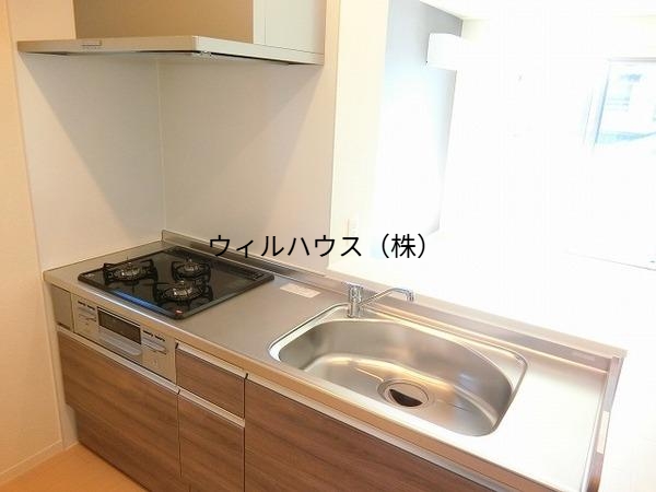 キッチン　３口コンロ付きシステムキッチン！