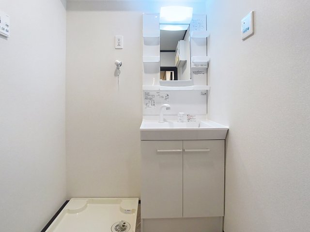 洗面設備　反転サンプル写真になります。