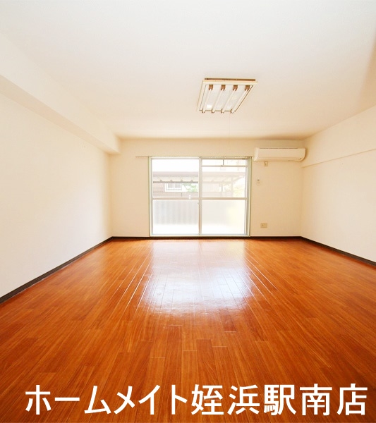 居室・リビング　★広々とした室内です★参考写真