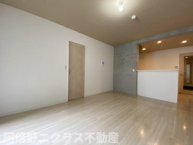 居室・リビング　こちらのリビングで趣味の時間をお楽しみください