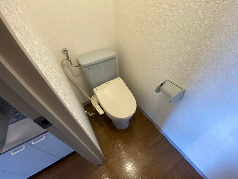 トイレ　ウォシュレット機能がついたトイレ。安心して使用できますね。