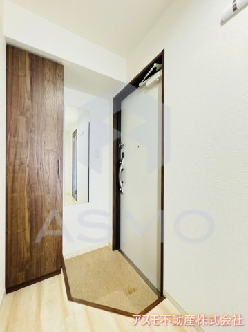 玄関　同マンション別部屋　参考写真