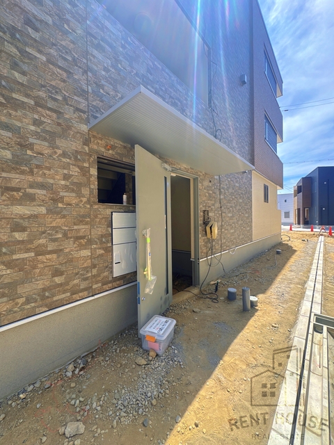 エントランス　外観（建設中）